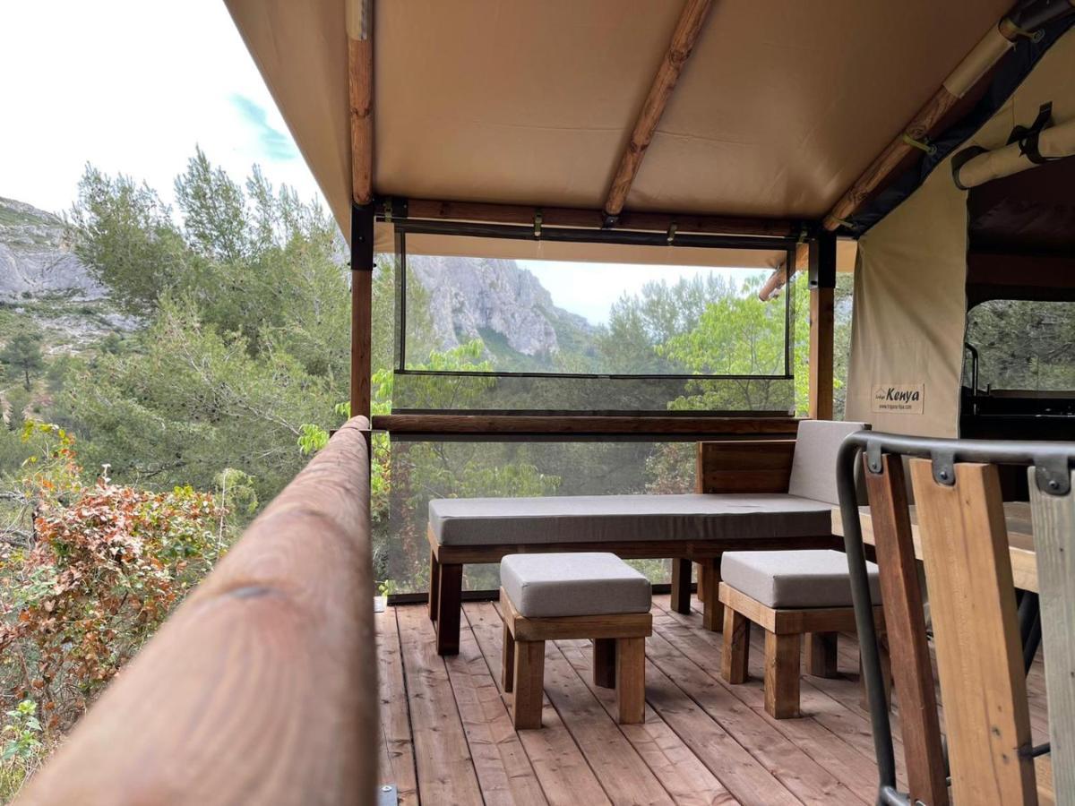 Orgon Camping De La Vallee Heureuse מראה חיצוני תמונה